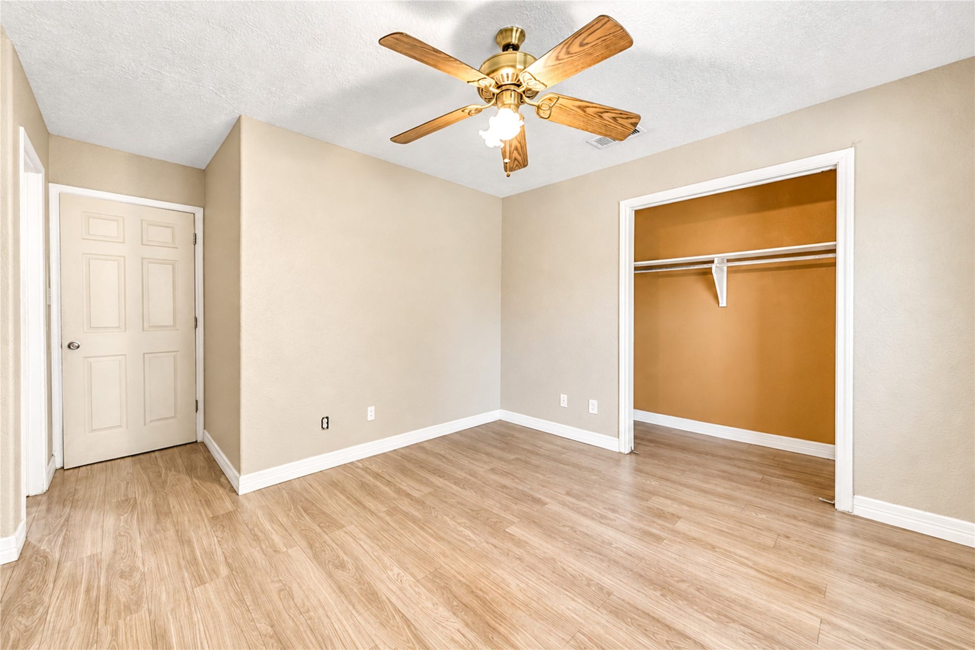 1009 Wisconsin Street, South Houston, TX 77587 1009 Wisconsin Street, South Houston, TX 77587