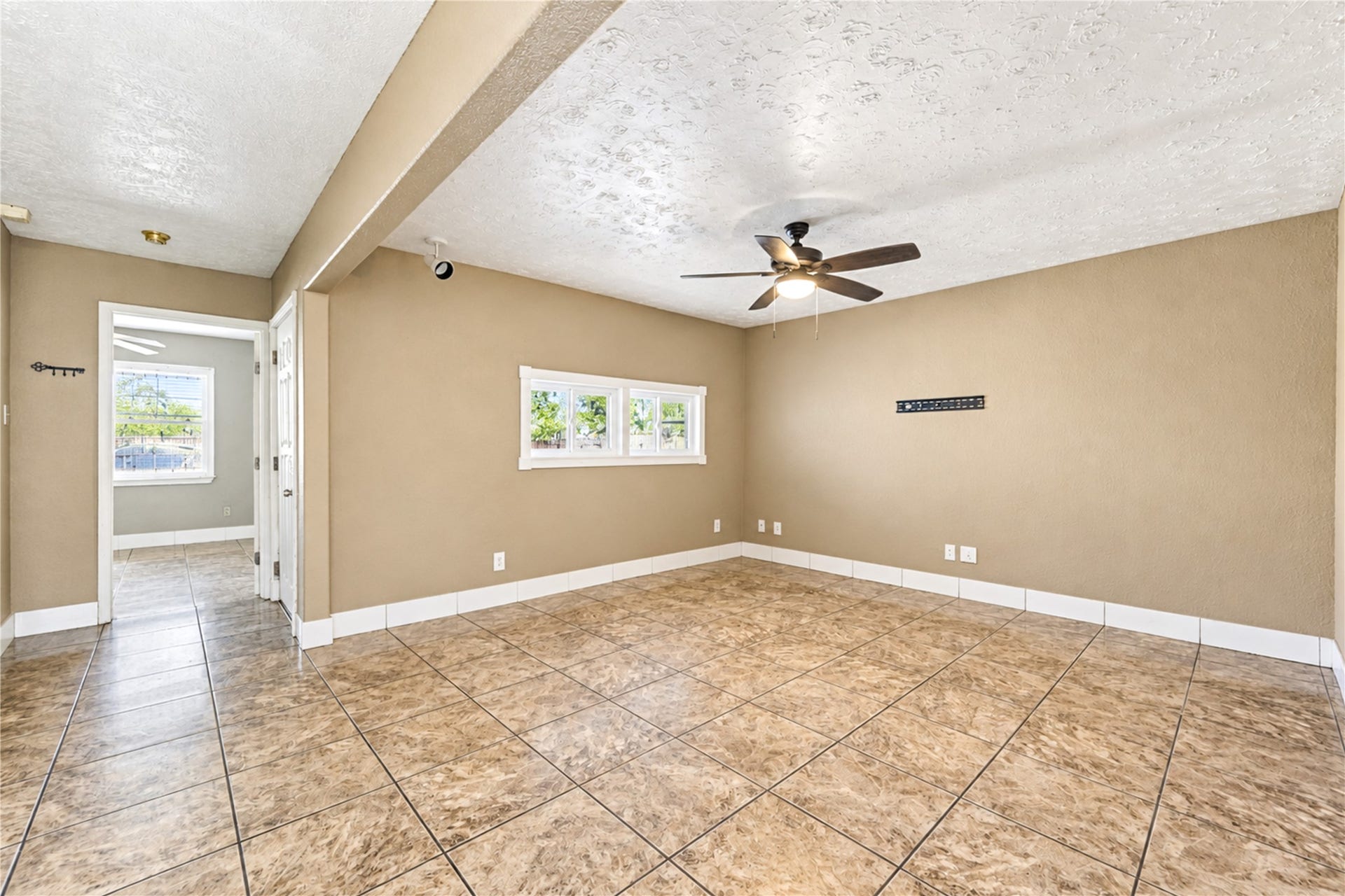 1009 Wisconsin Street, South Houston, TX 77587 Dining