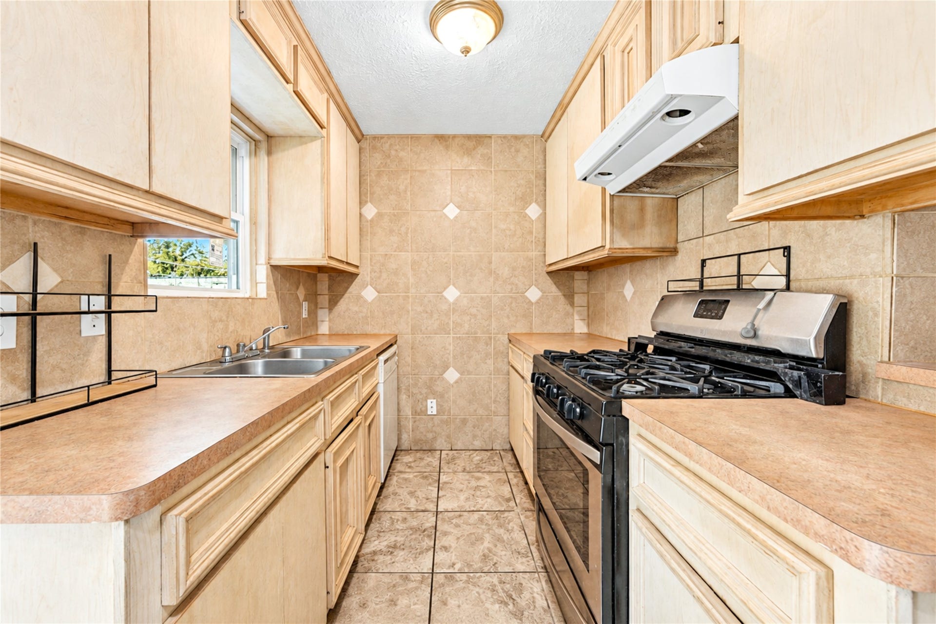 1009 Wisconsin Street, South Houston, TX 77587 1009 Wisconsin Street, South Houston, TX 77587