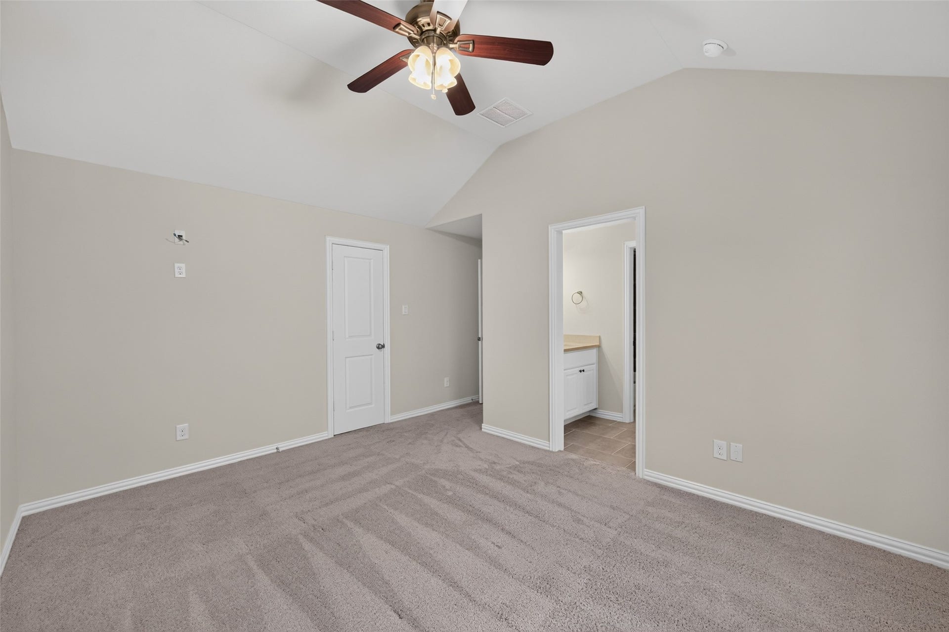 109 Blanton Bend Drive, Montgomery, TX 77316 Upstairs bedroom