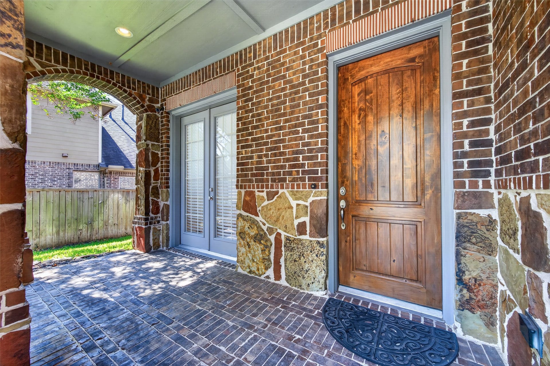 109 Blanton Bend Drive, Montgomery, TX 77316 Spacious front porch