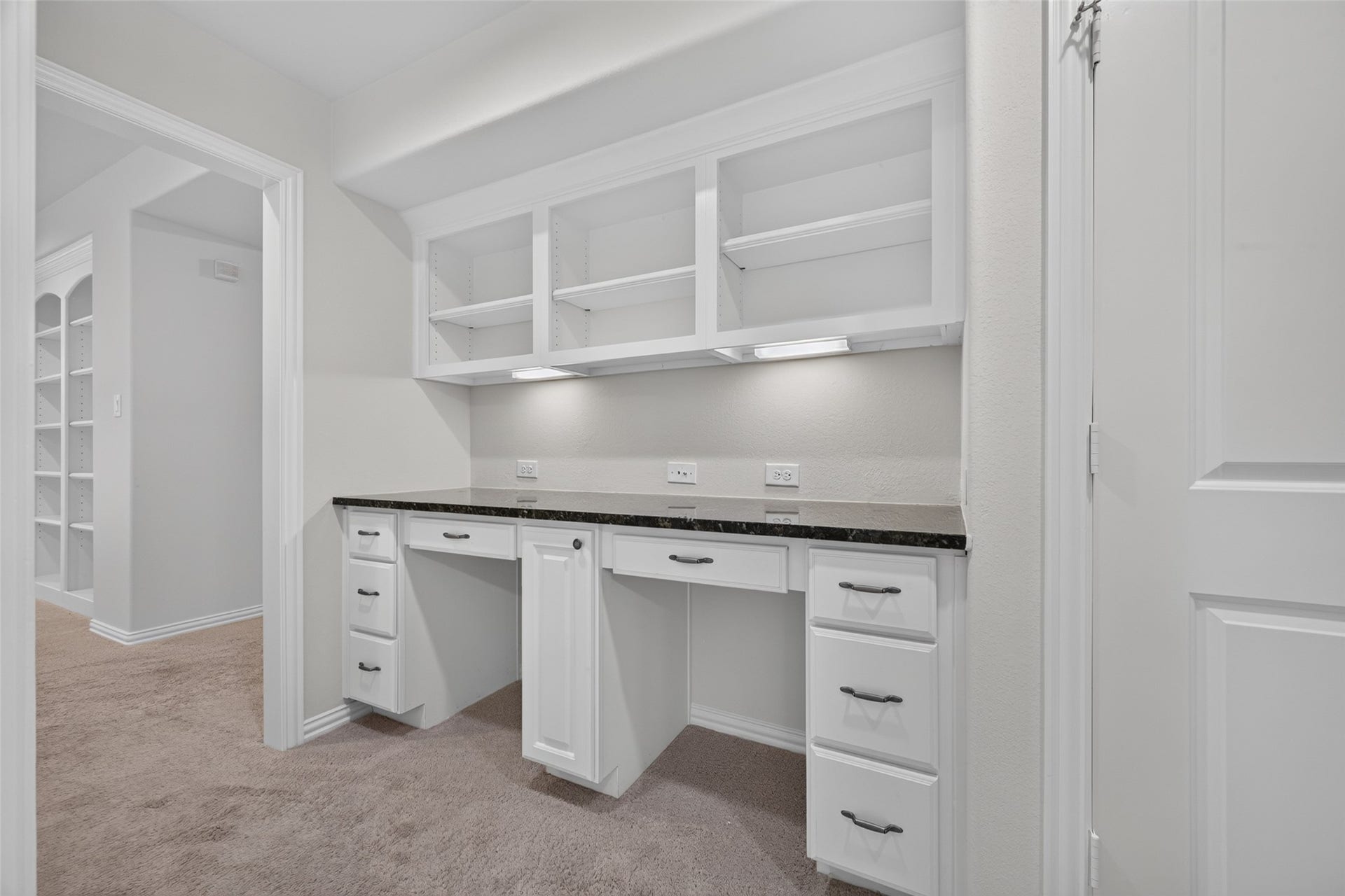 109 Blanton Bend Drive, Montgomery, TX 77316 Built in desk area -upstairs