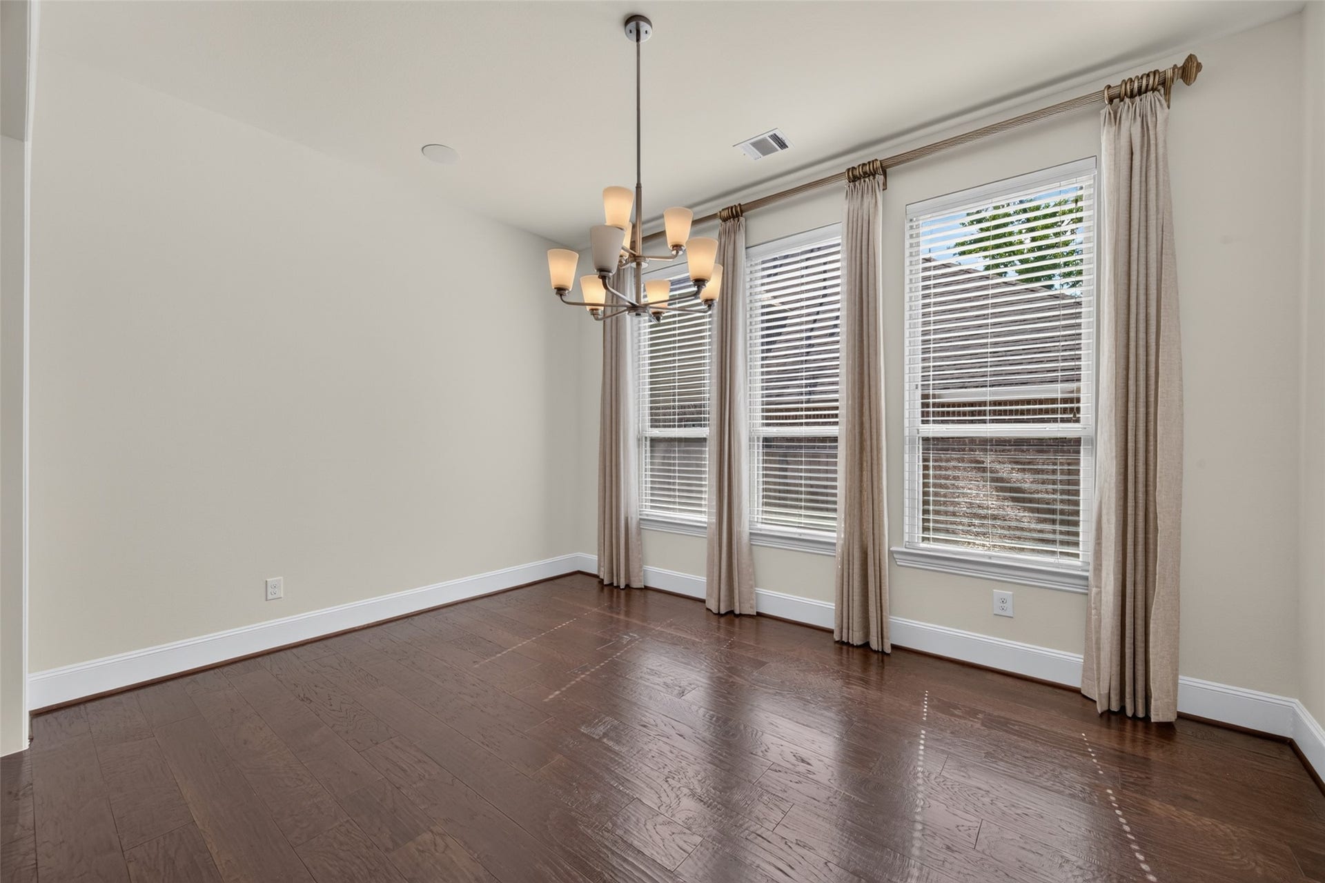 109 Blanton Bend Drive, Montgomery, TX 77316 Dining Room windows