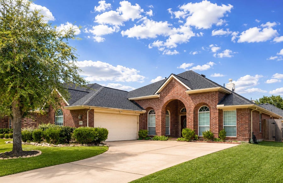 Property photo for 12905 Quail Creek Drive, Pearland, TX
