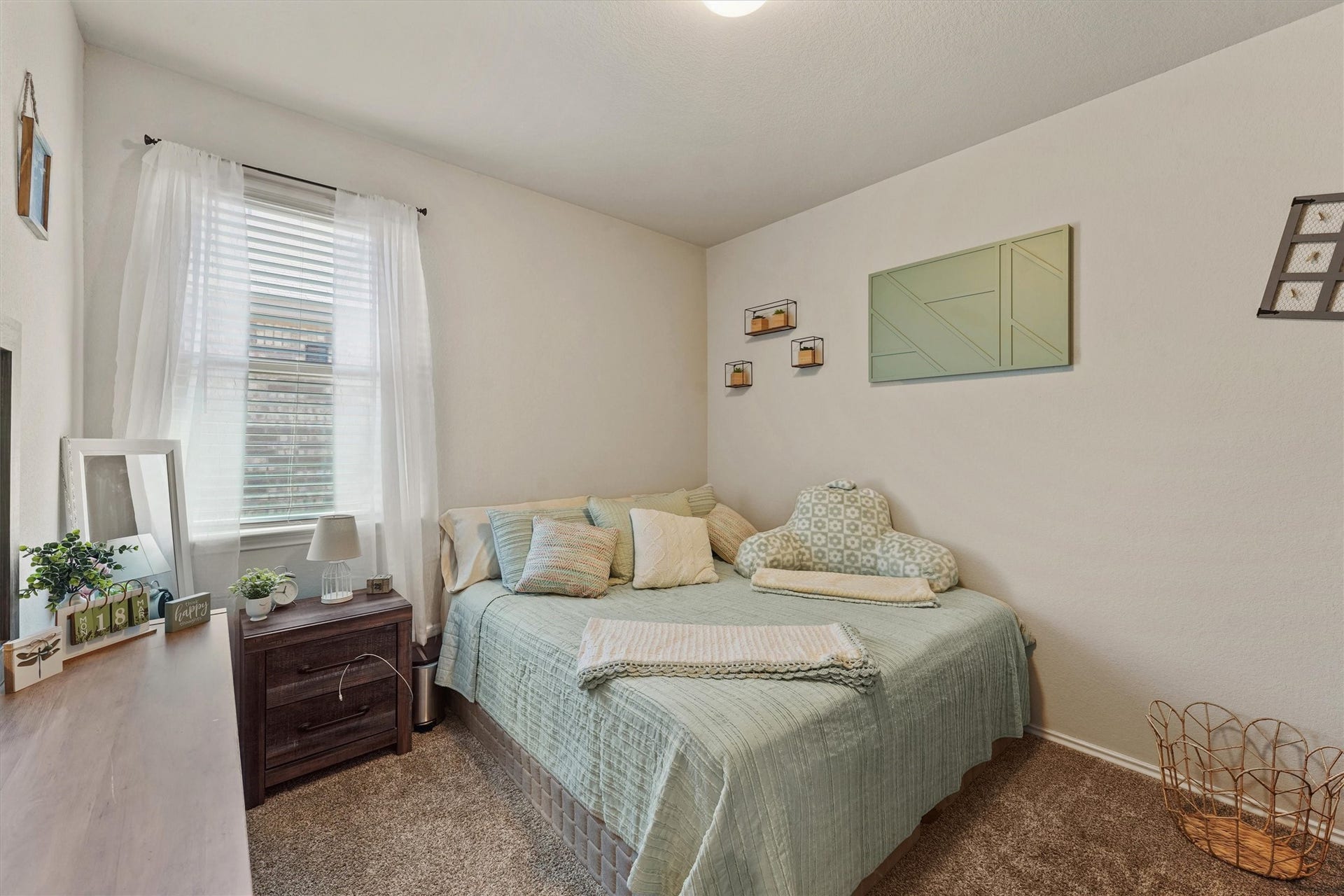 18324 Timbermill Lane, New Caney, TX 77357 Bedroom 1