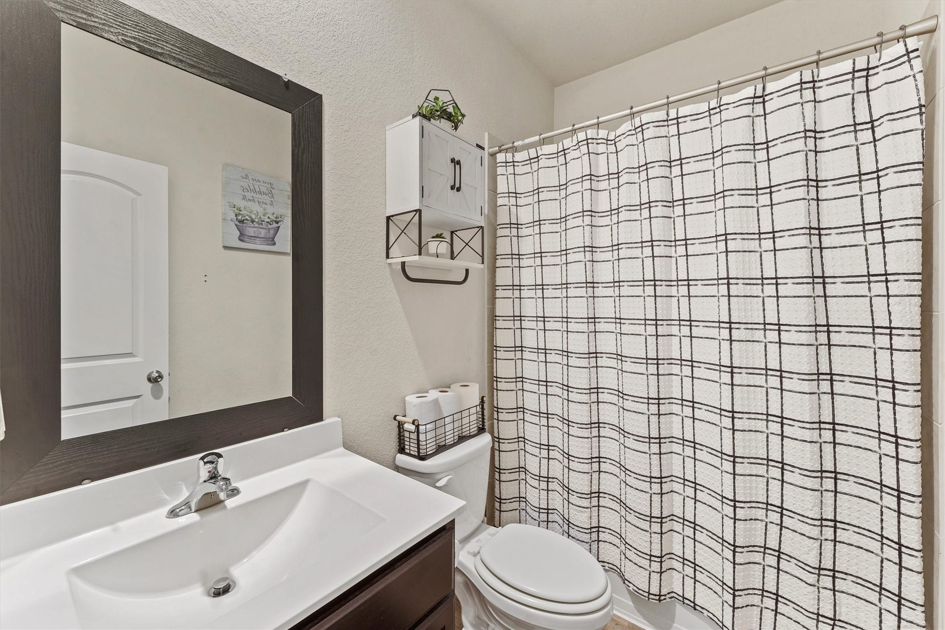 18324 Timbermill Lane, New Caney, TX 77357 Full Bathroom