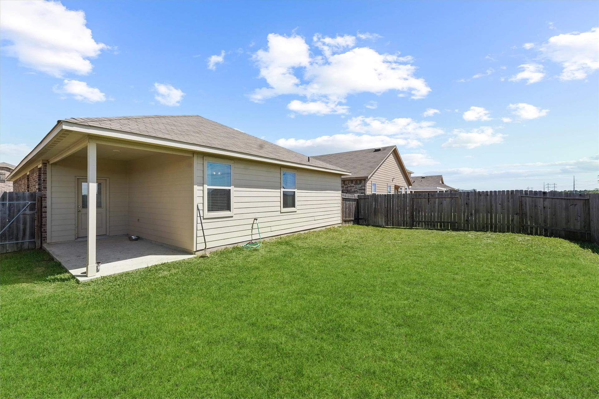 18324 Timbermill Lane, New Caney, TX 77357 Back yard