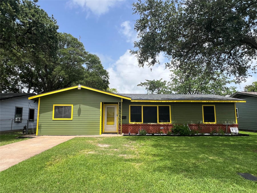 Property photo for 522 14th Street N, Texas City, TX