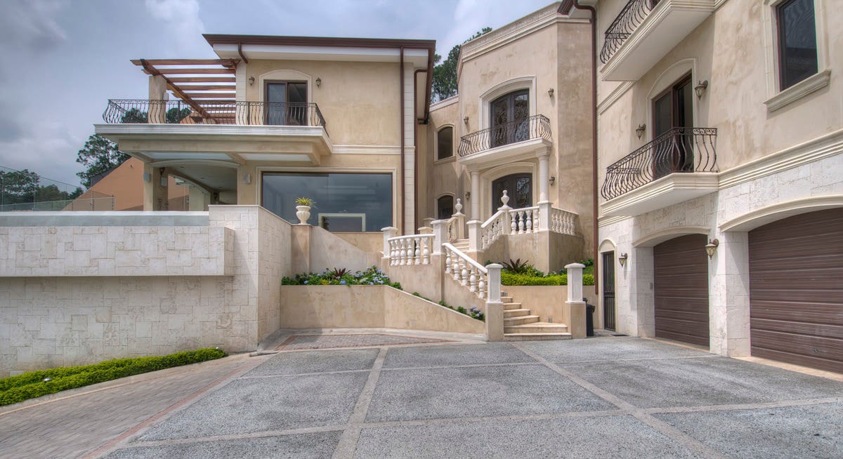 Pinnacle of Luxury — photo 4 of 19