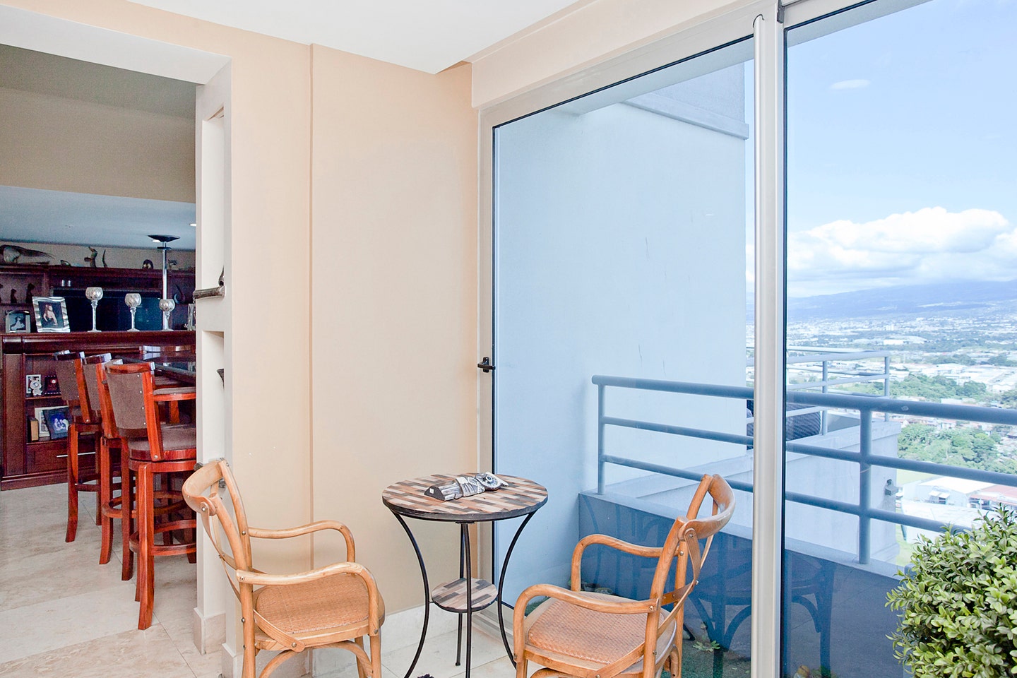 Custom remodeled penthouse in Torres Paseo Colon — photo 12 of 19