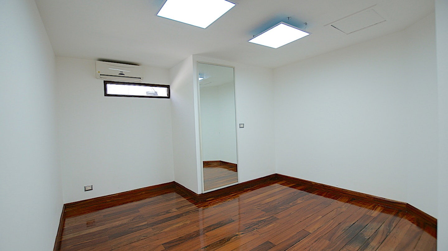 Rohrmoser 5 Rooms Commercial Property — photo 11 of 19