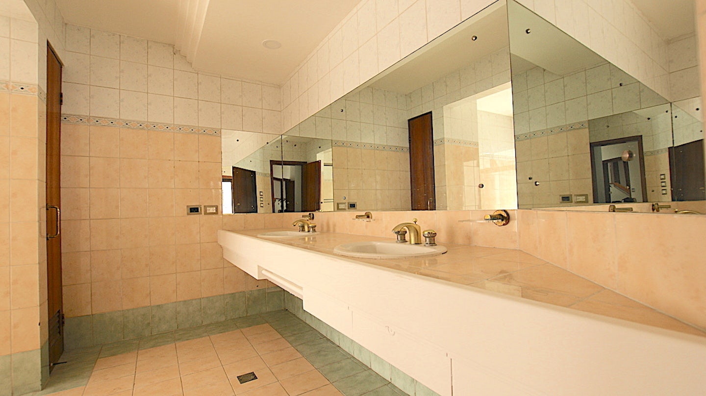 Rohrmoser 5 Rooms Commercial Property — photo 12 of 19