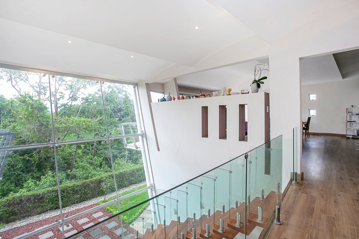 Custom Built Modern Home in Hacienda El Gregal — photo 5 of 19