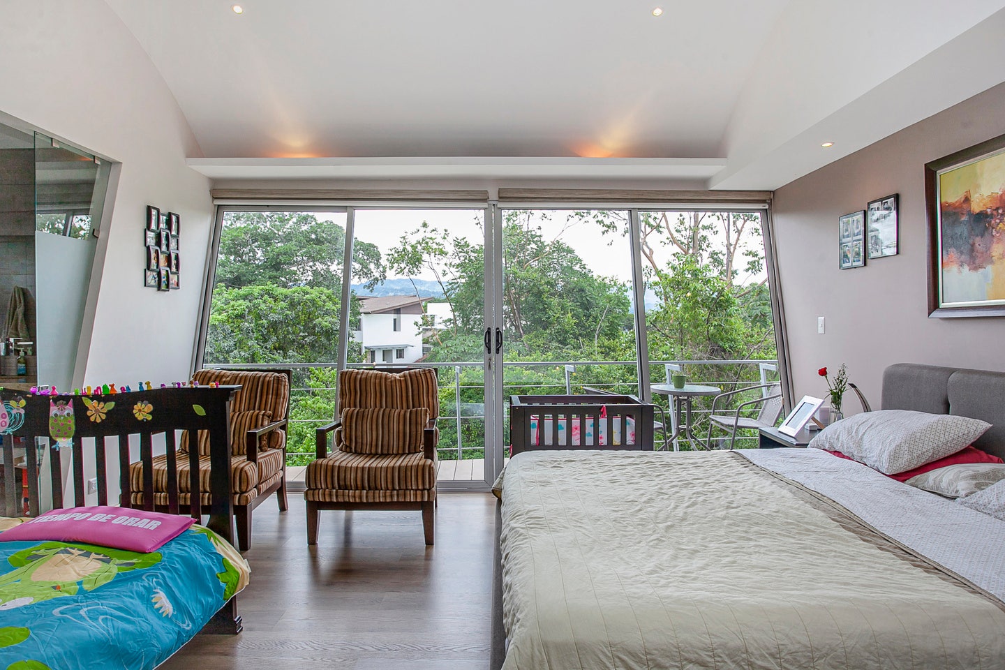 Custom Built Modern Home in Hacienda El Gregal — photo 8 of 19