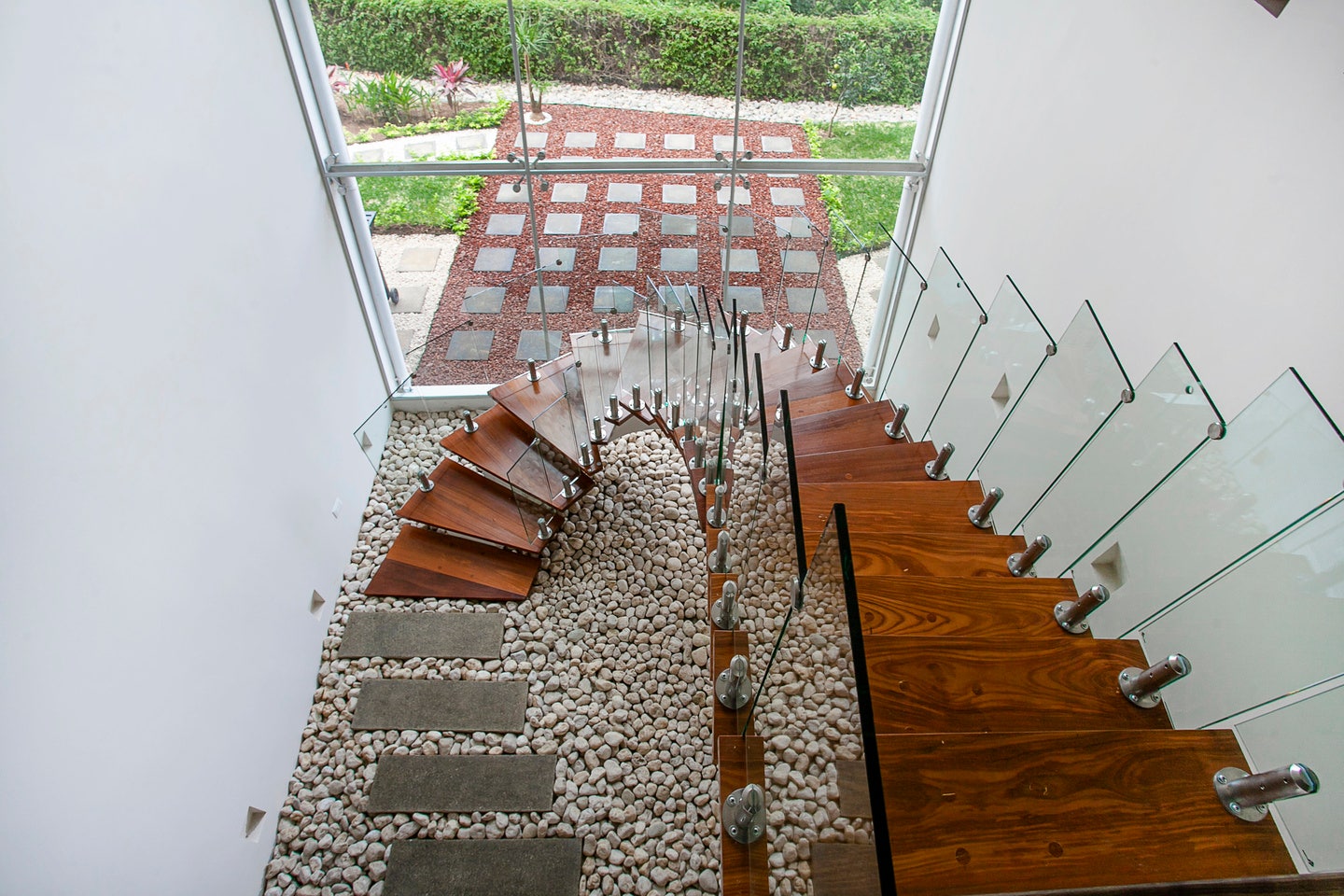 Custom Built Modern Home in Hacienda El Gregal — photo 11 of 19