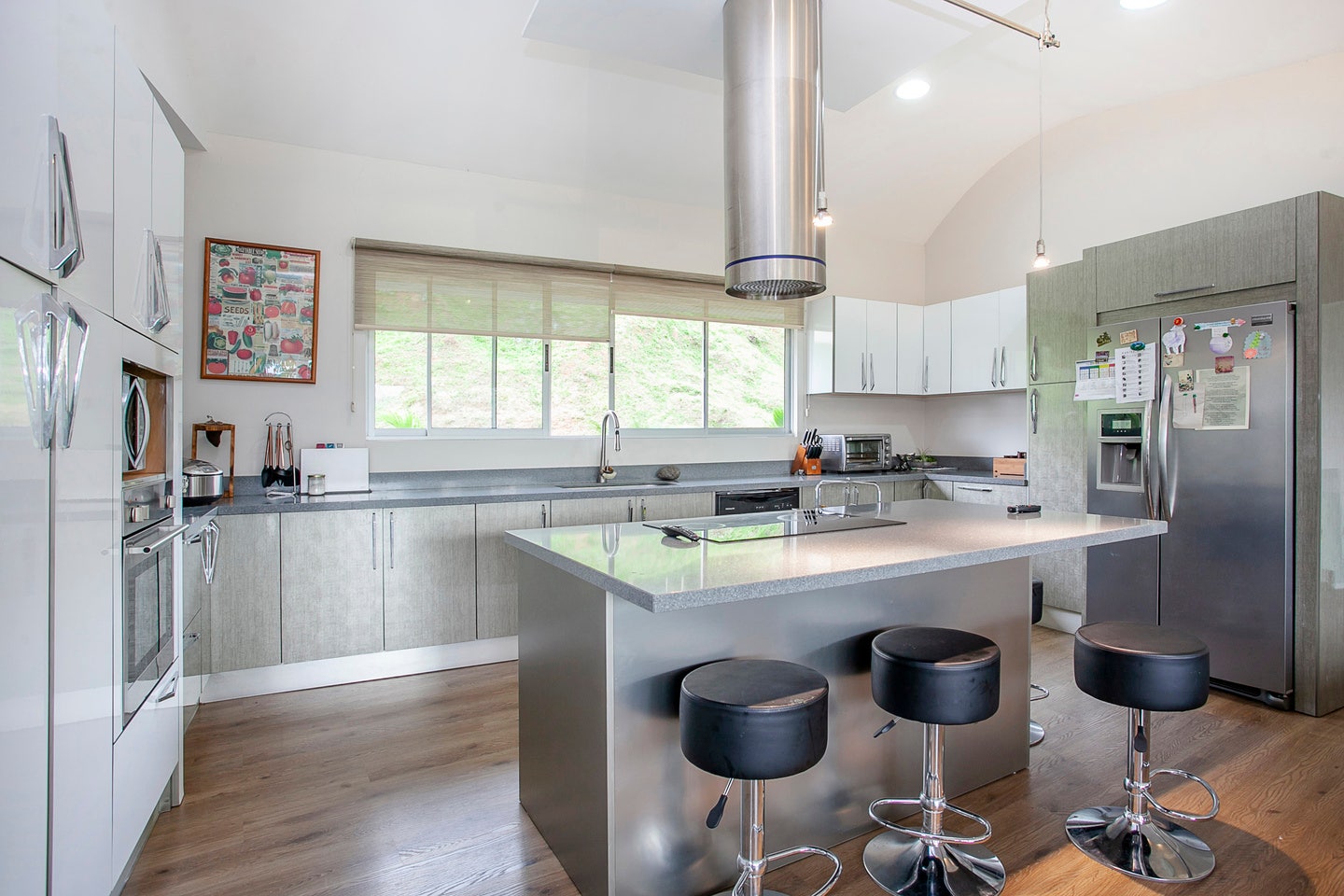 Custom Built Modern Home in Hacienda El Gregal — photo 18 of 19