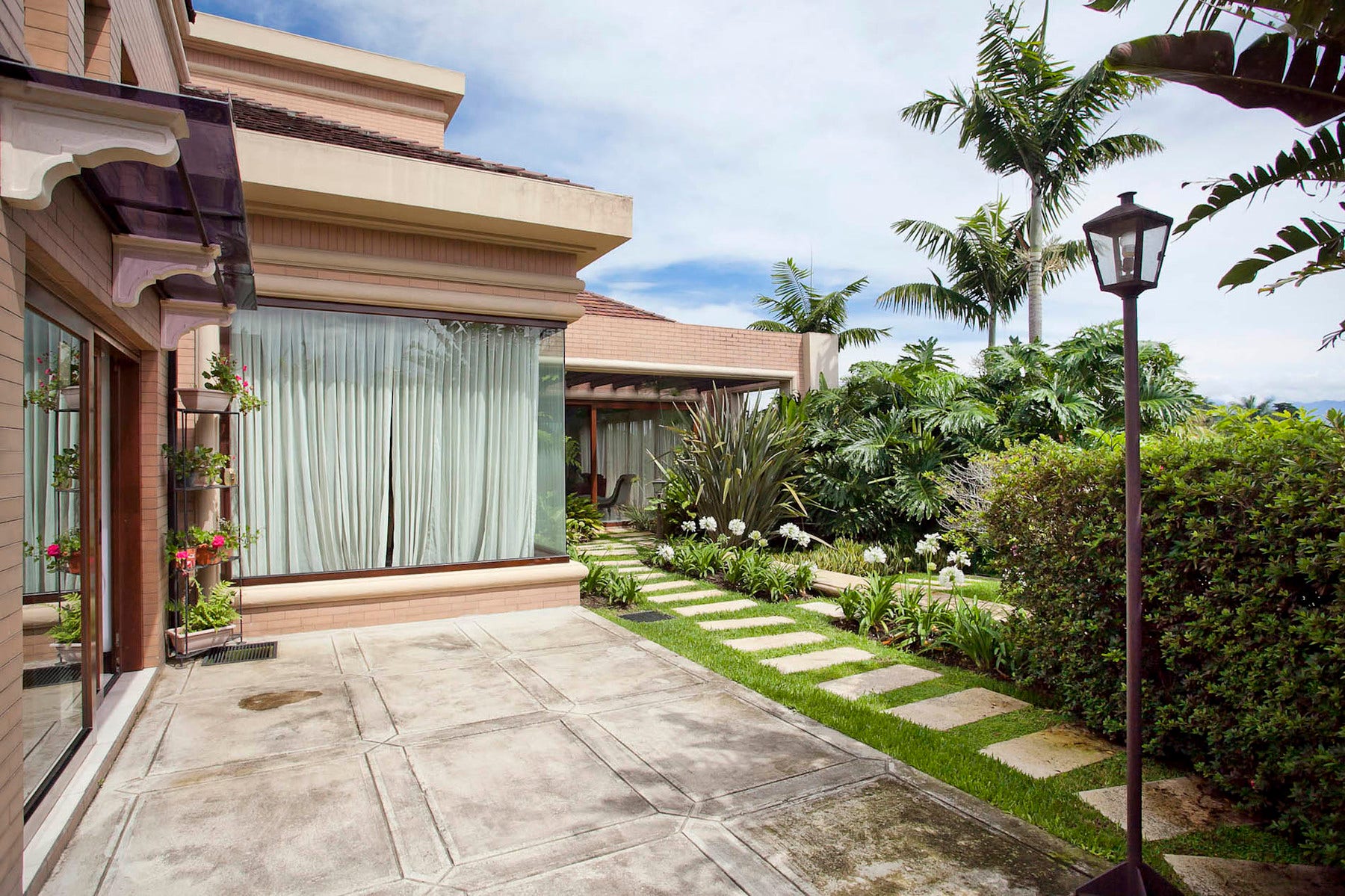 Monteran Classic Garden Estate, #C7 — photo 8 of 19
