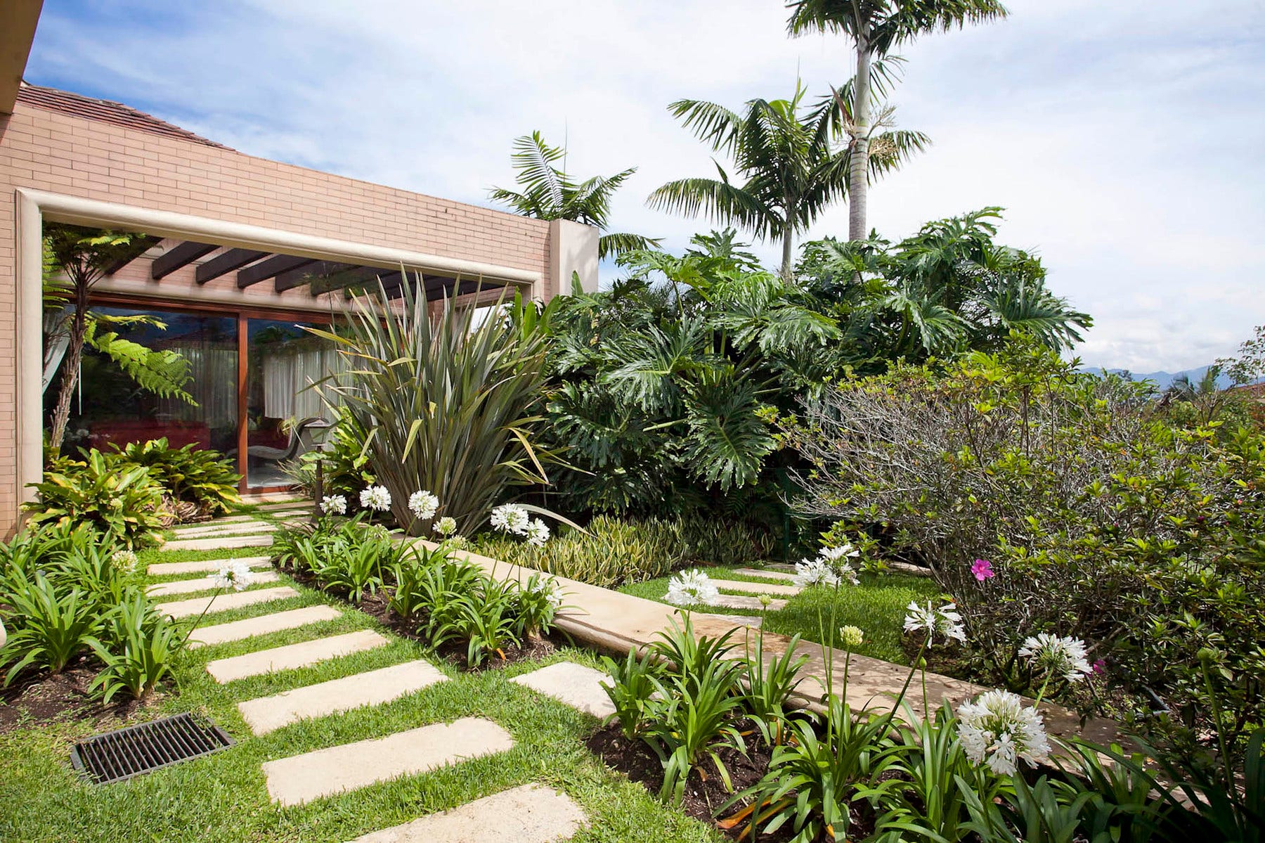 Monteran Classic Garden Estate, #C7 — photo 9 of 19