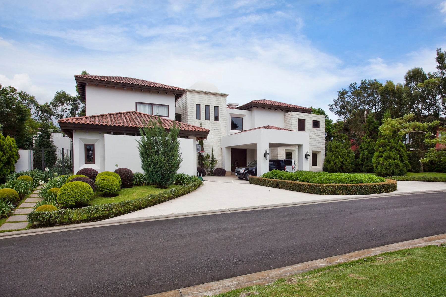 Monteran Timeless Luxury Estate — photo 6 of 19