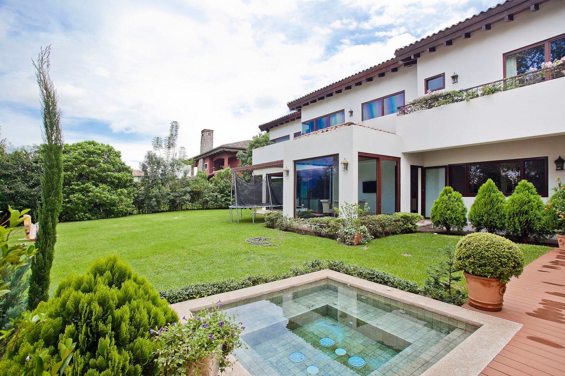Monteran Timeless Luxury Estate — photo 2 of 19