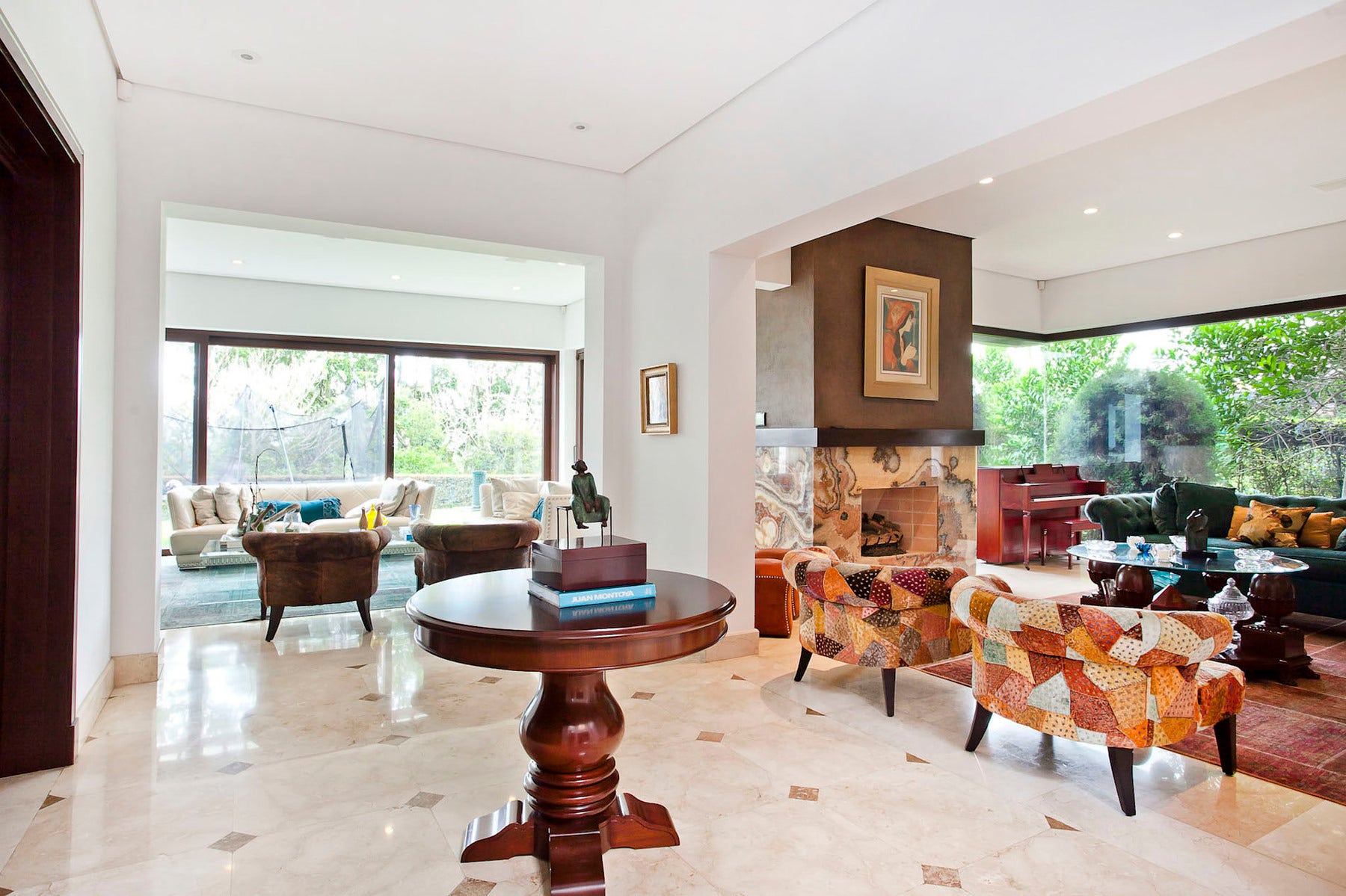 Monteran Timeless Luxury Estate — photo 9 of 19