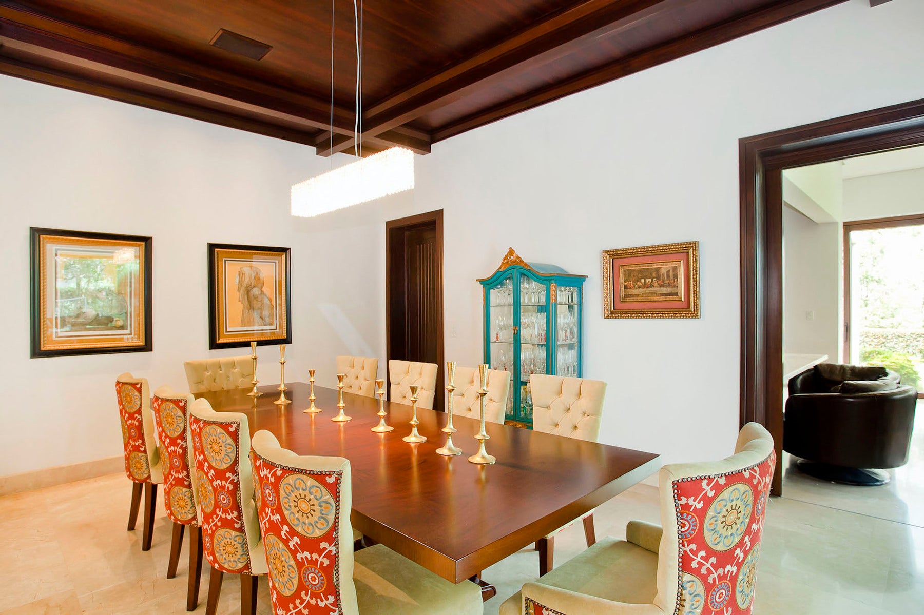 Monteran Timeless Luxury Estate — photo 12 of 19