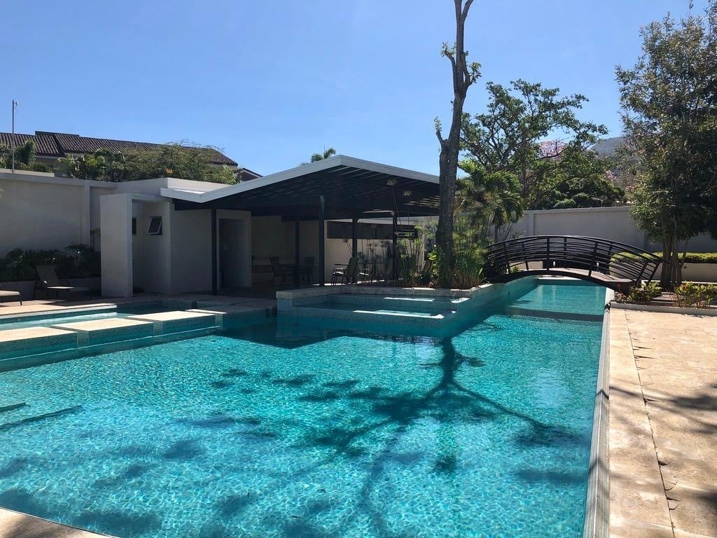 Natura Park Bali Inspired Residence — photo 16 of 17