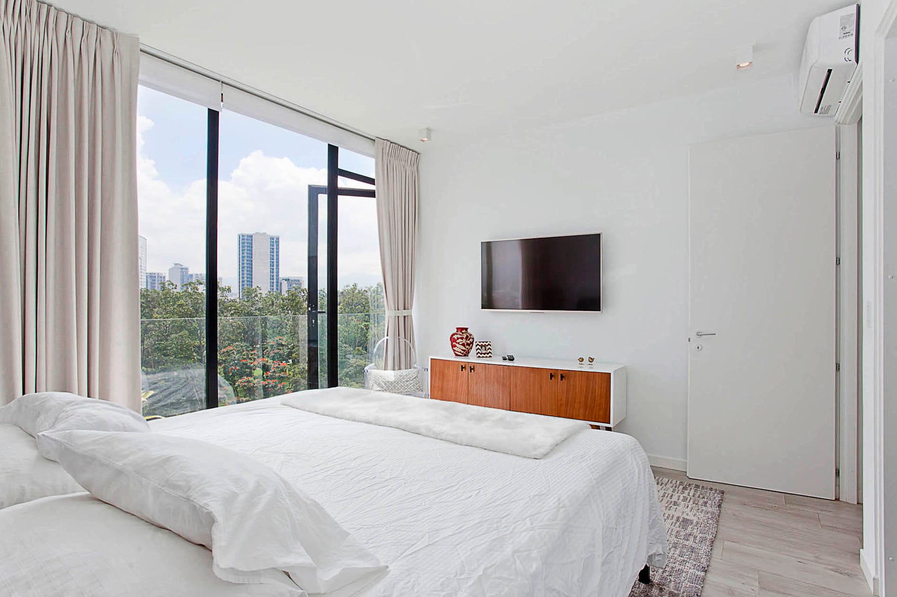 Torre ONE Prestigious Penthouse — photo 5 of 19