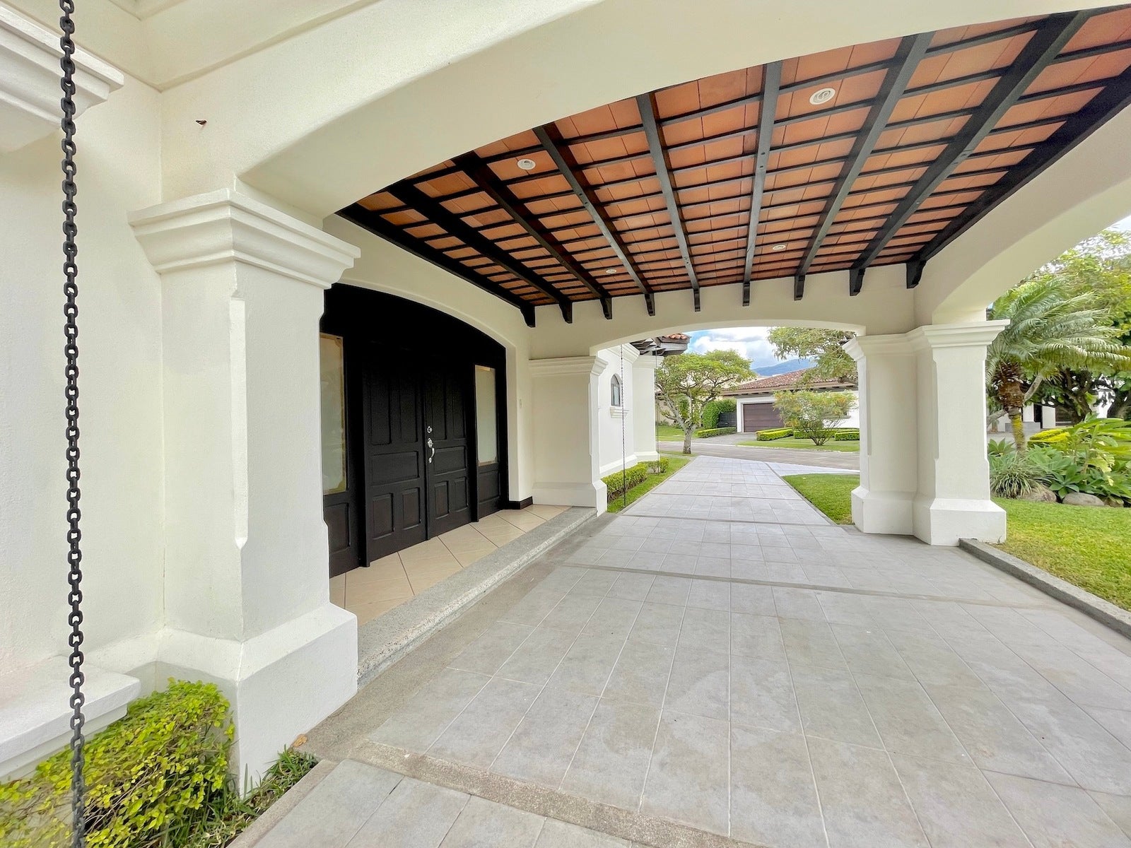 Bosques de Lindora Investment Corner Residence — photo 3 of 19