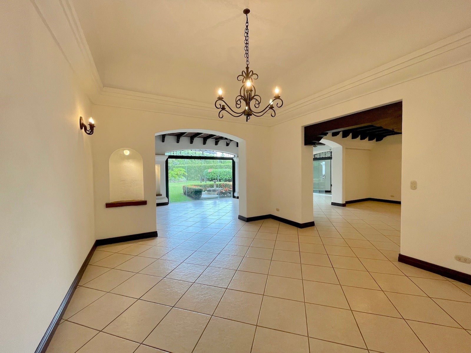 Bosques de Lindora Investment Corner Residence — photo 5 of 19