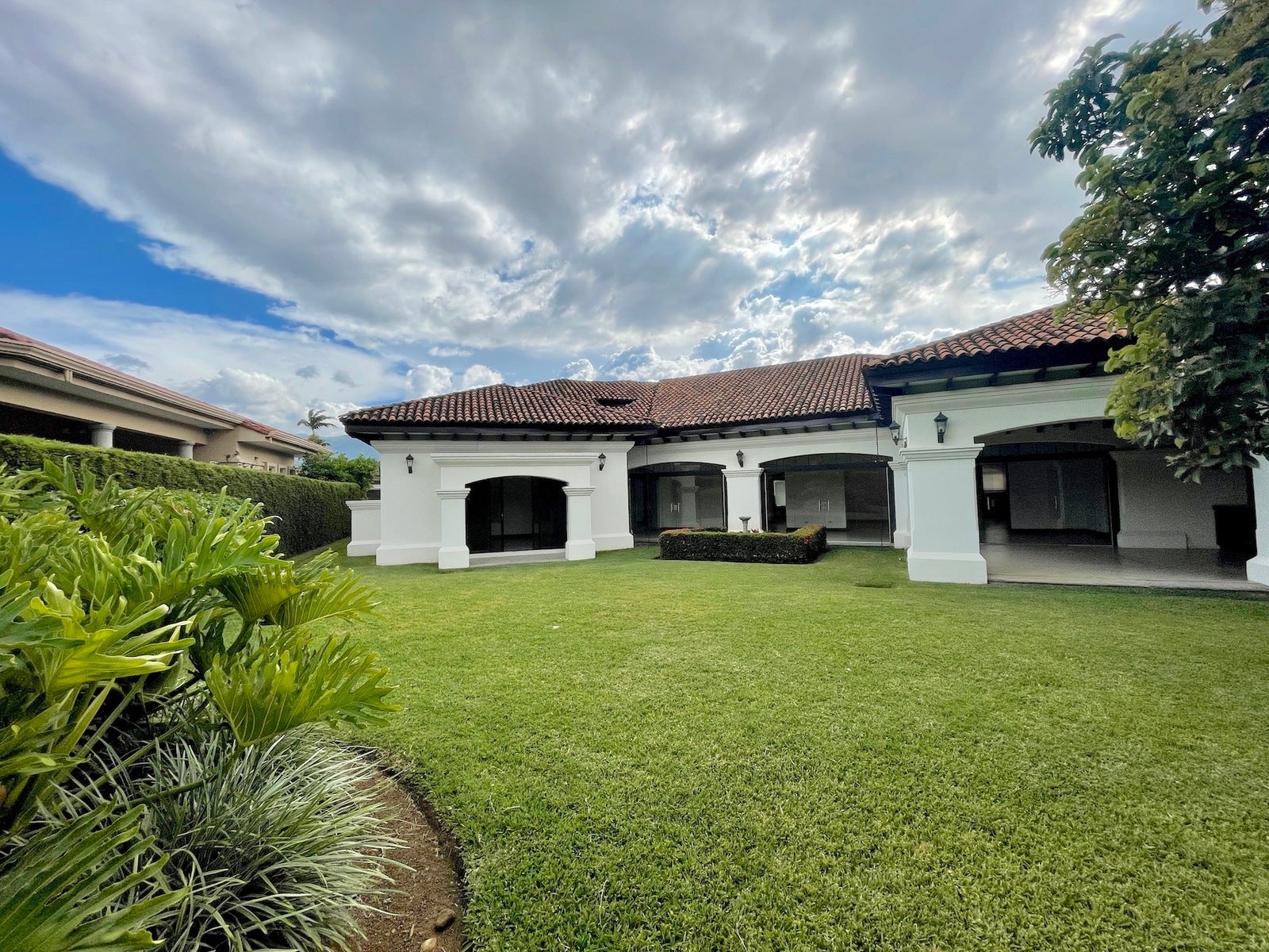Bosques de Lindora Investment Corner Residence — photo 14 of 19