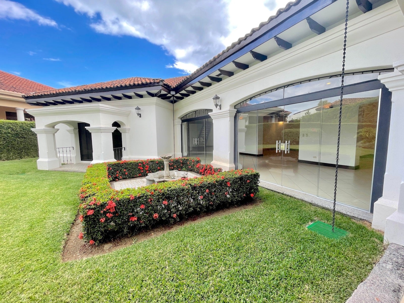 Bosques de Lindora Investment Corner Residence — photo 15 of 19