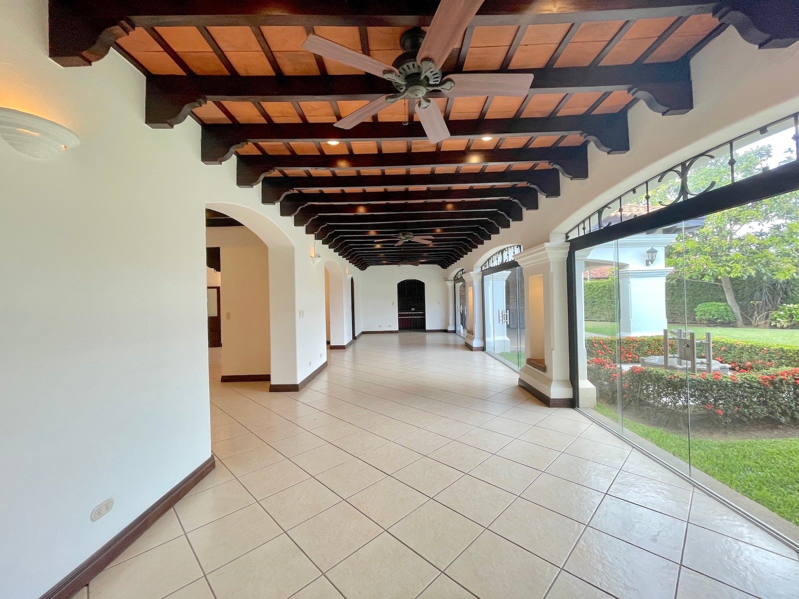 Bosques de Lindora Investment Corner Residence — photo 12 of 19