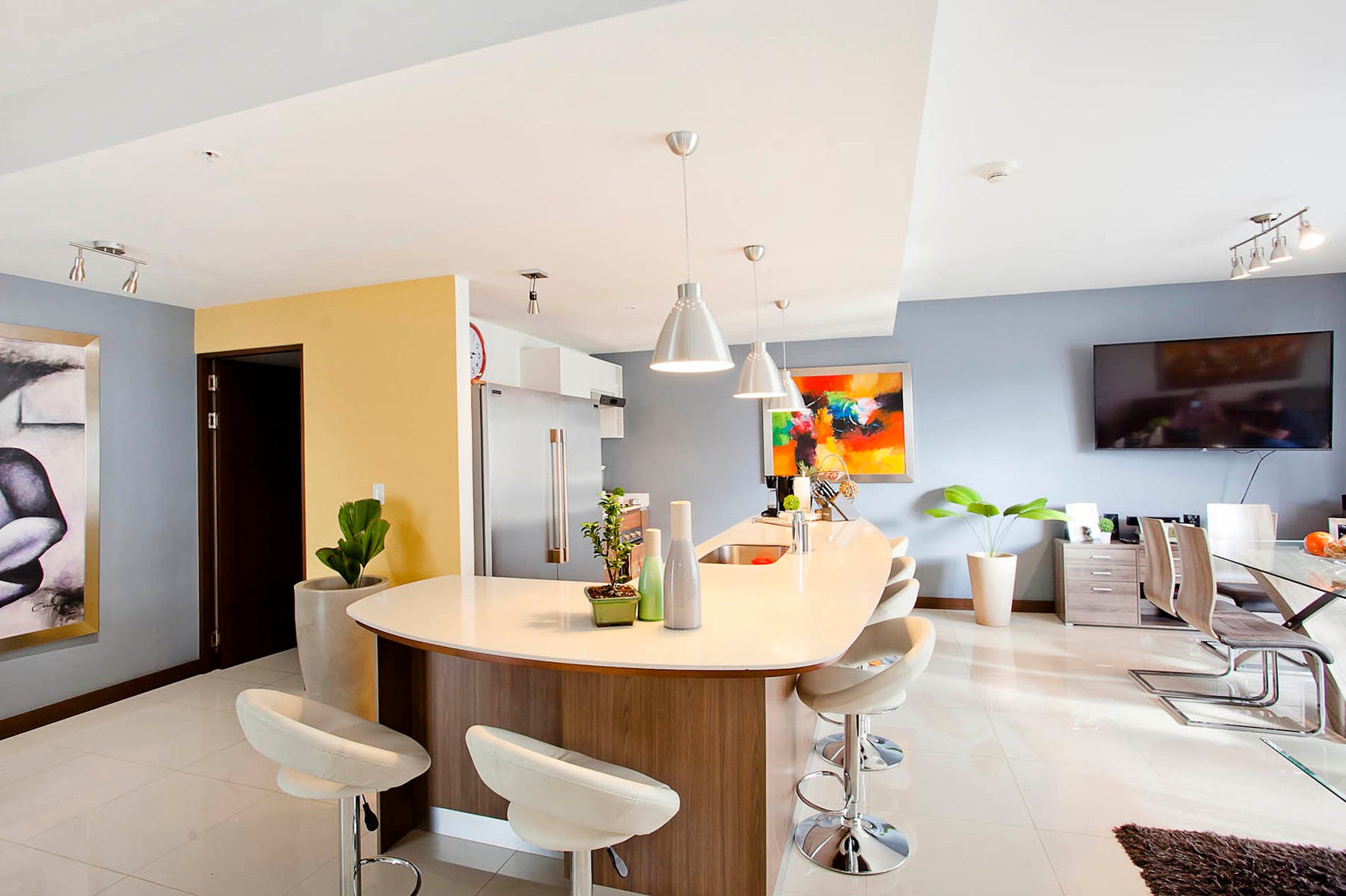 Nunciatura Flats Custom 3 Bedroom Condo — photo 2 of 16