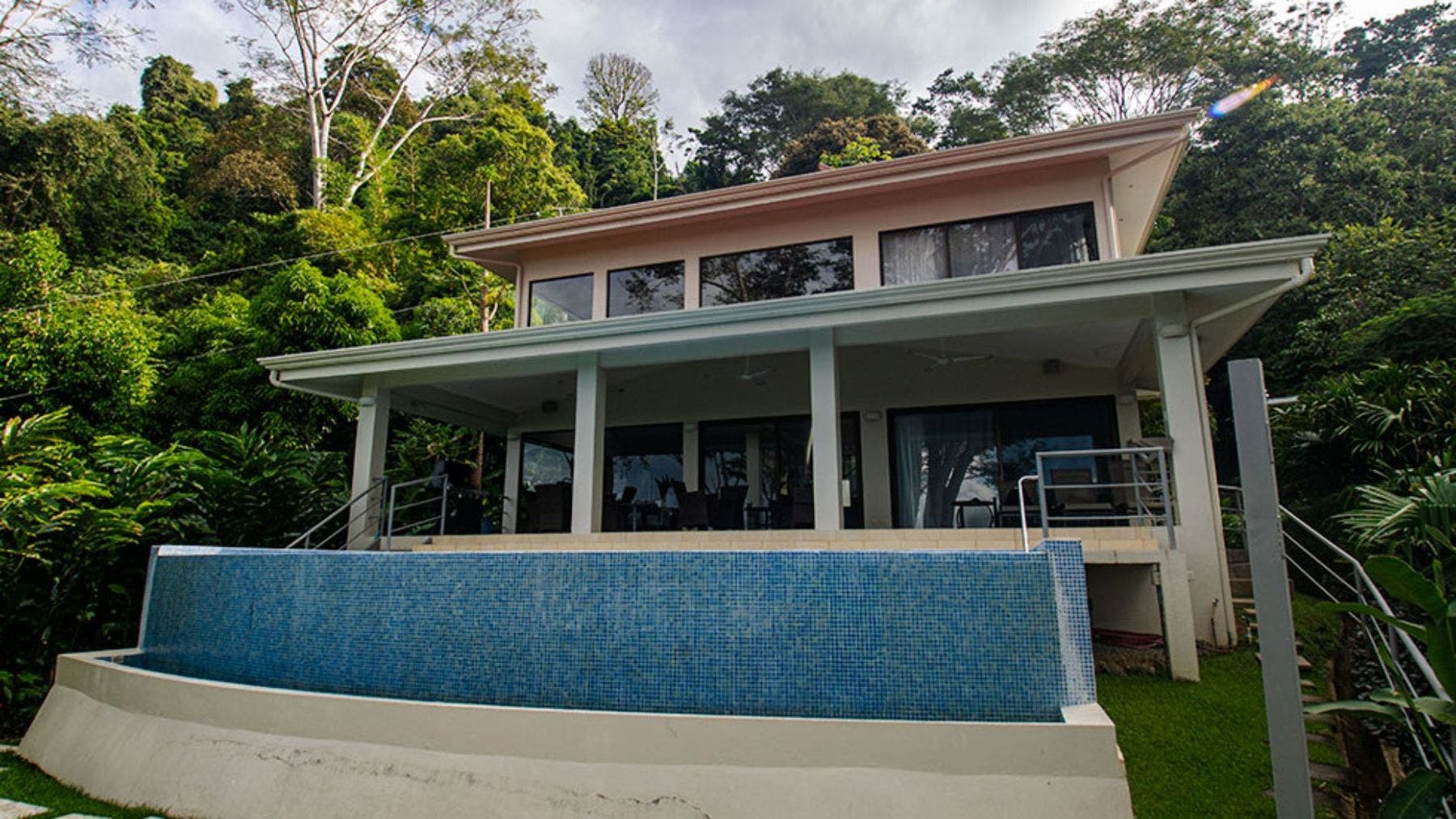 3 Bedroom Ocean View Home with Infinity Pool — photo 4 of 17