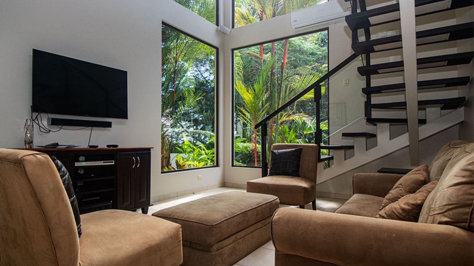 3 Bedroom Ocean View Home with Infinity Pool — photo 9 of 17