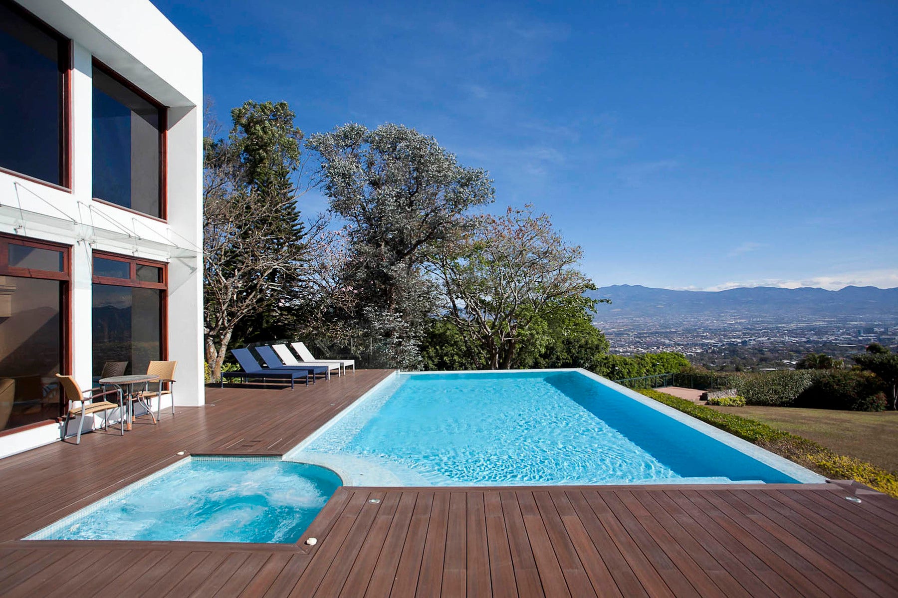 Euphoria Mountaintop Estate — photo 4 of 19