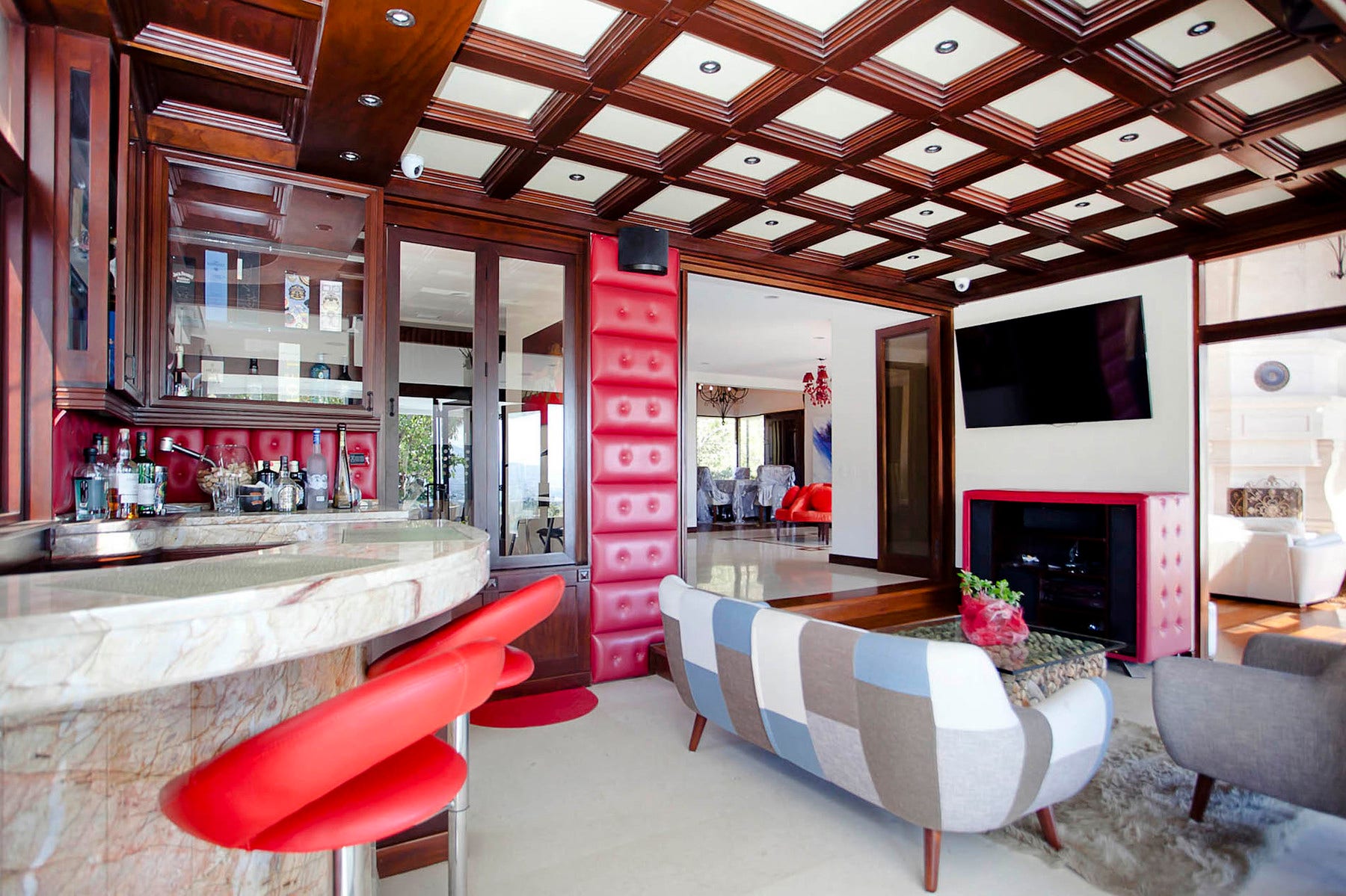 Euphoria Mountaintop Estate — photo 10 of 19
