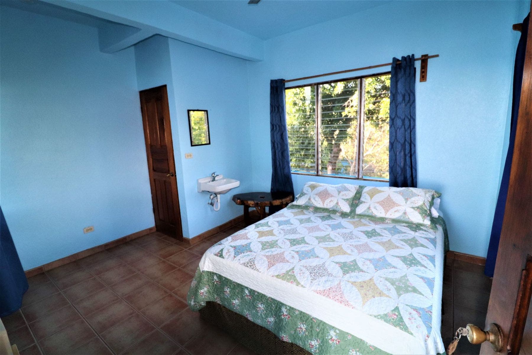 Eco Lodge with Outstanding Ocean Sunset and Mountain Views — photo 12 of 19