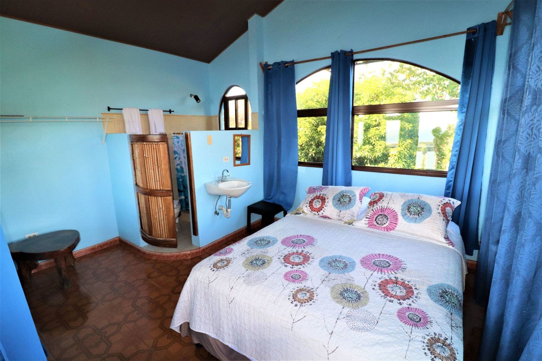 Eco Lodge with Outstanding Ocean Sunset and Mountain Views — photo 13 of 19