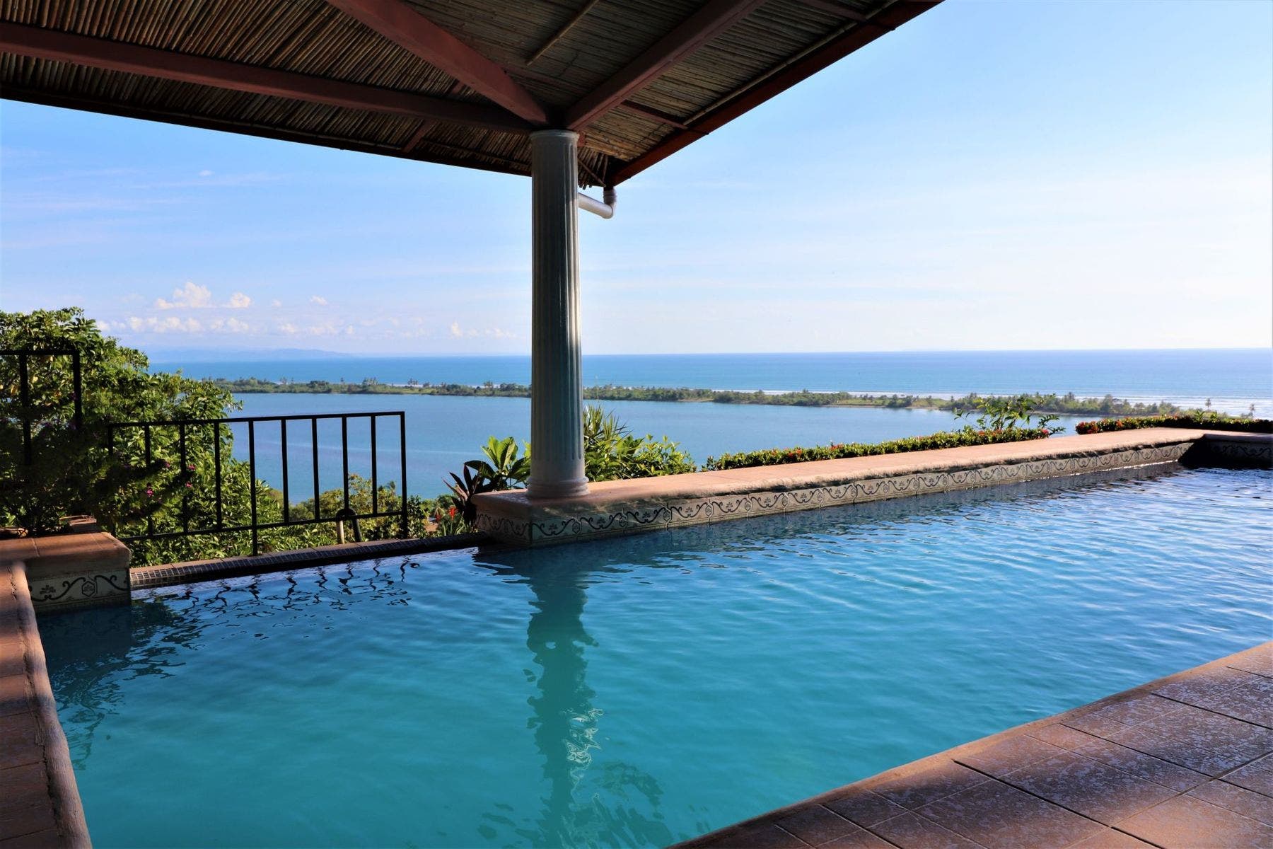 Eco Lodge with Outstanding Ocean Sunset and Mountain Views — photo 2 of 19