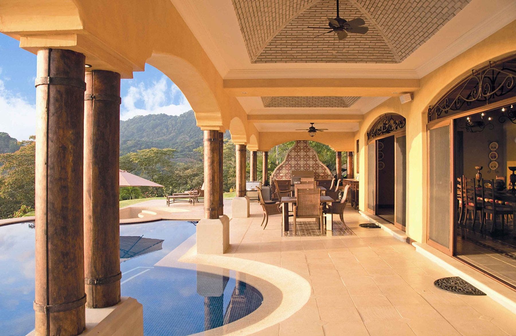 Award Winning Luxury Estate in Exclusive Las Olas — photo 7 of 19