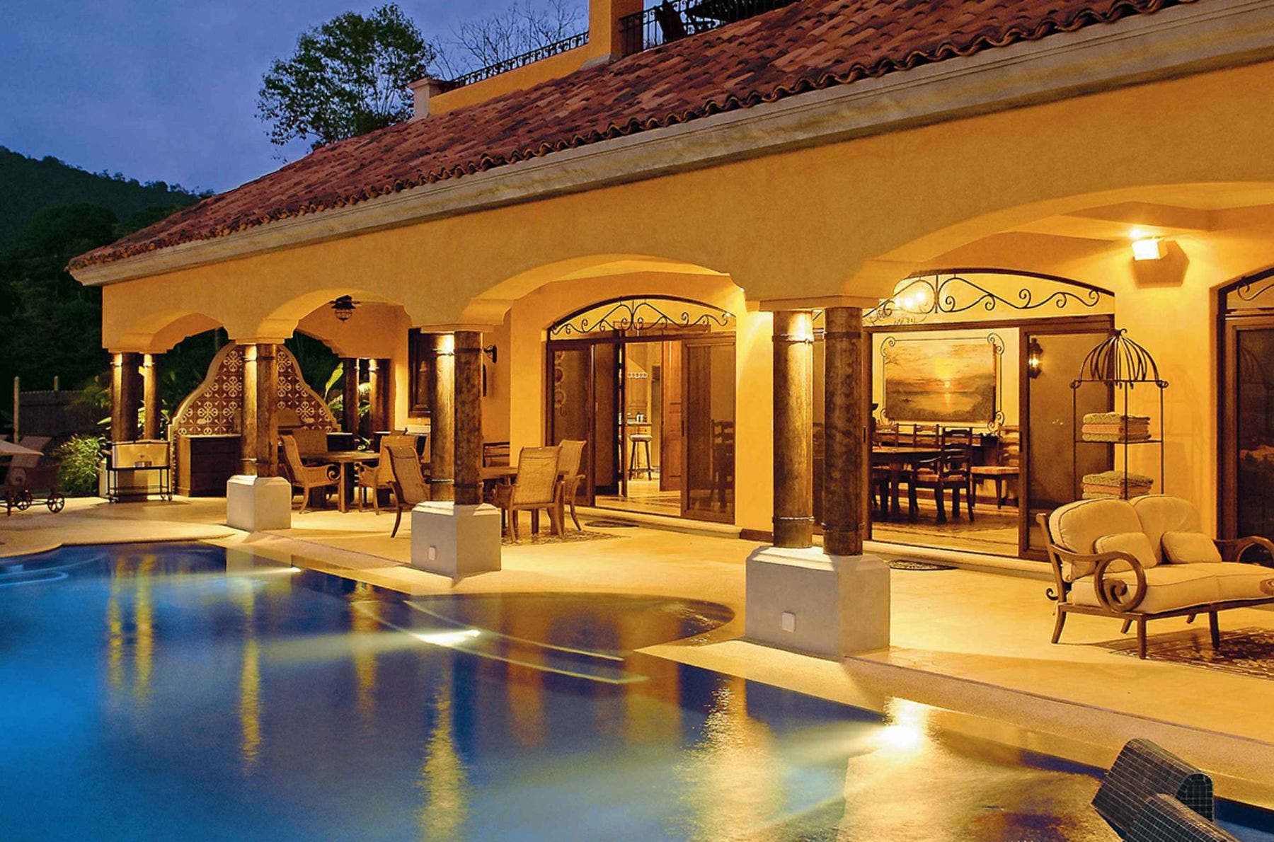 Award Winning Luxury Estate in Exclusive Las Olas — photo 17 of 19