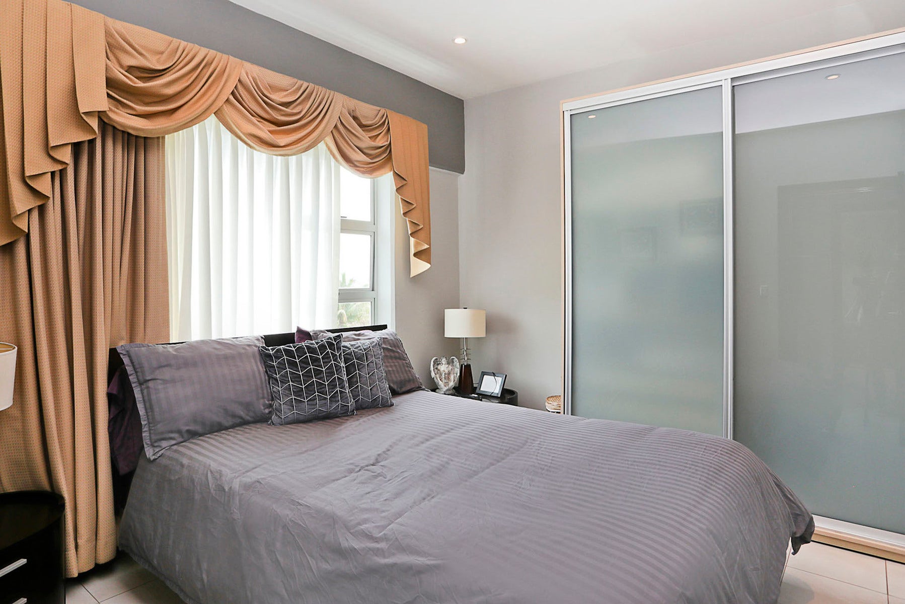 Bohemia Country Modern Condo with Panoramic Views — photo 6 of 17