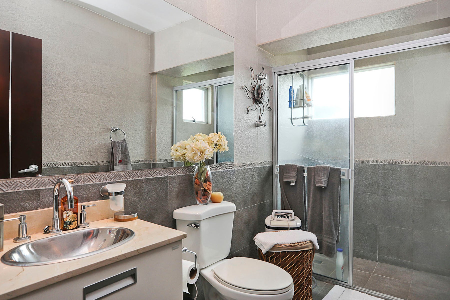 Bohemia Country Modern Condo with Panoramic Views — photo 8 of 17