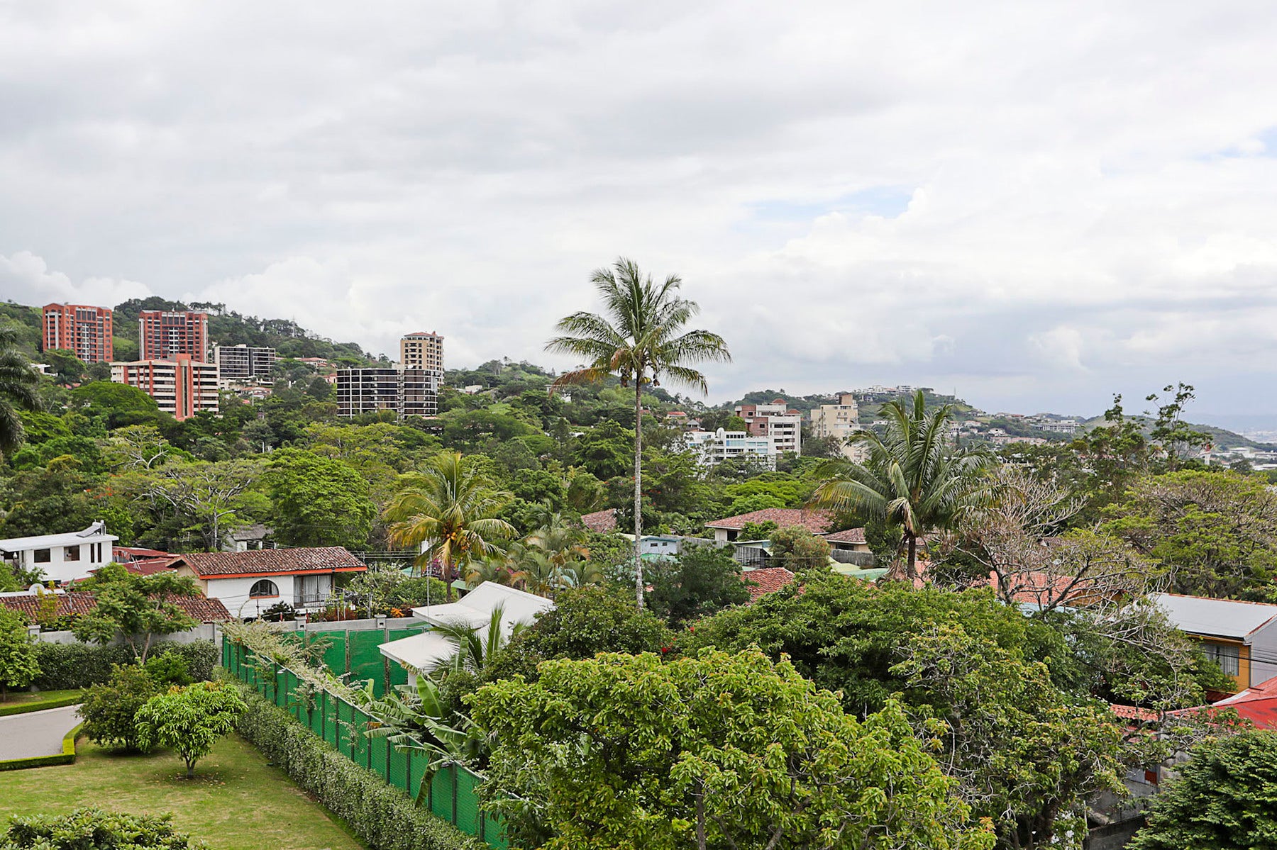 Bohemia Country Modern Condo with Panoramic Views — photo 16 of 17