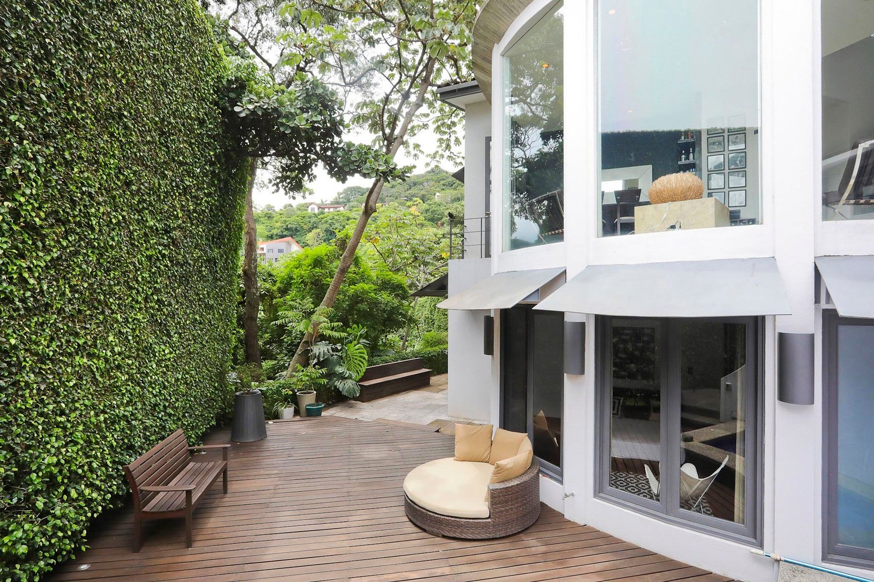 Villa Real Contemporary Private Estate — photo 17 of 18