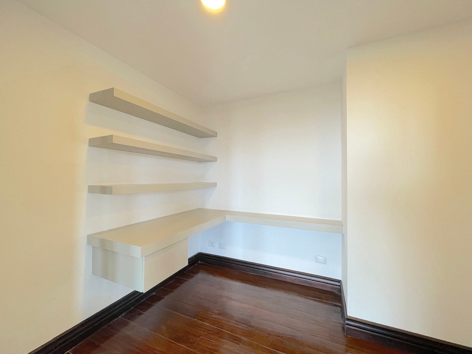 Investment Acropolis Never Ending View Condo — photo 7 of 19
