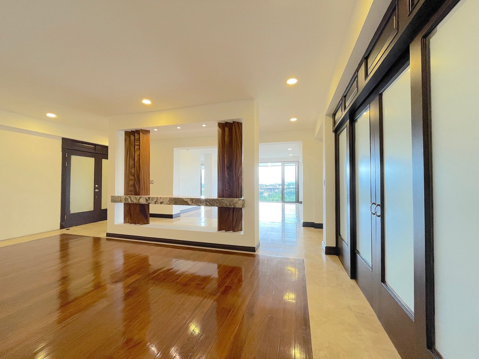 Investment Acropolis Never Ending View Condo — photo 9 of 19