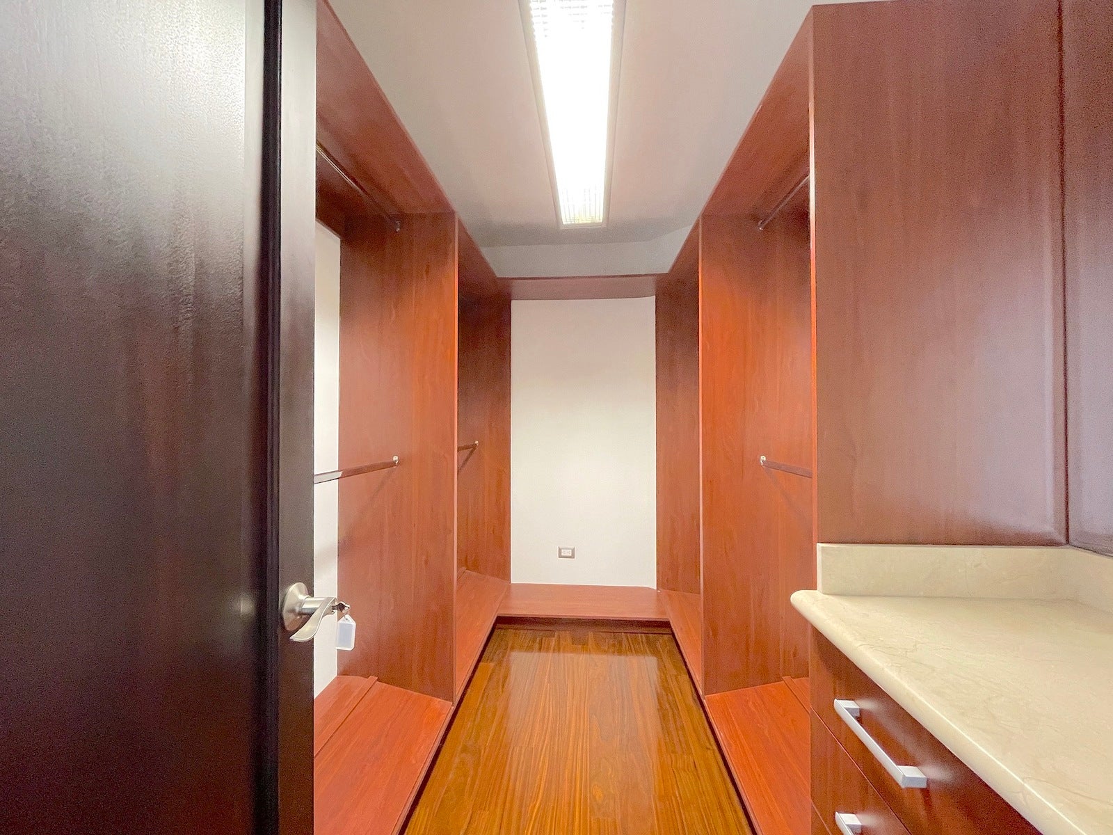 Investment Acropolis Never Ending View Condo — photo 15 of 19